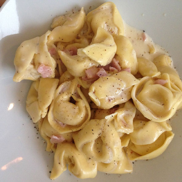 Lieblingsrezept: Tortellini + Käse-Sahne Soße